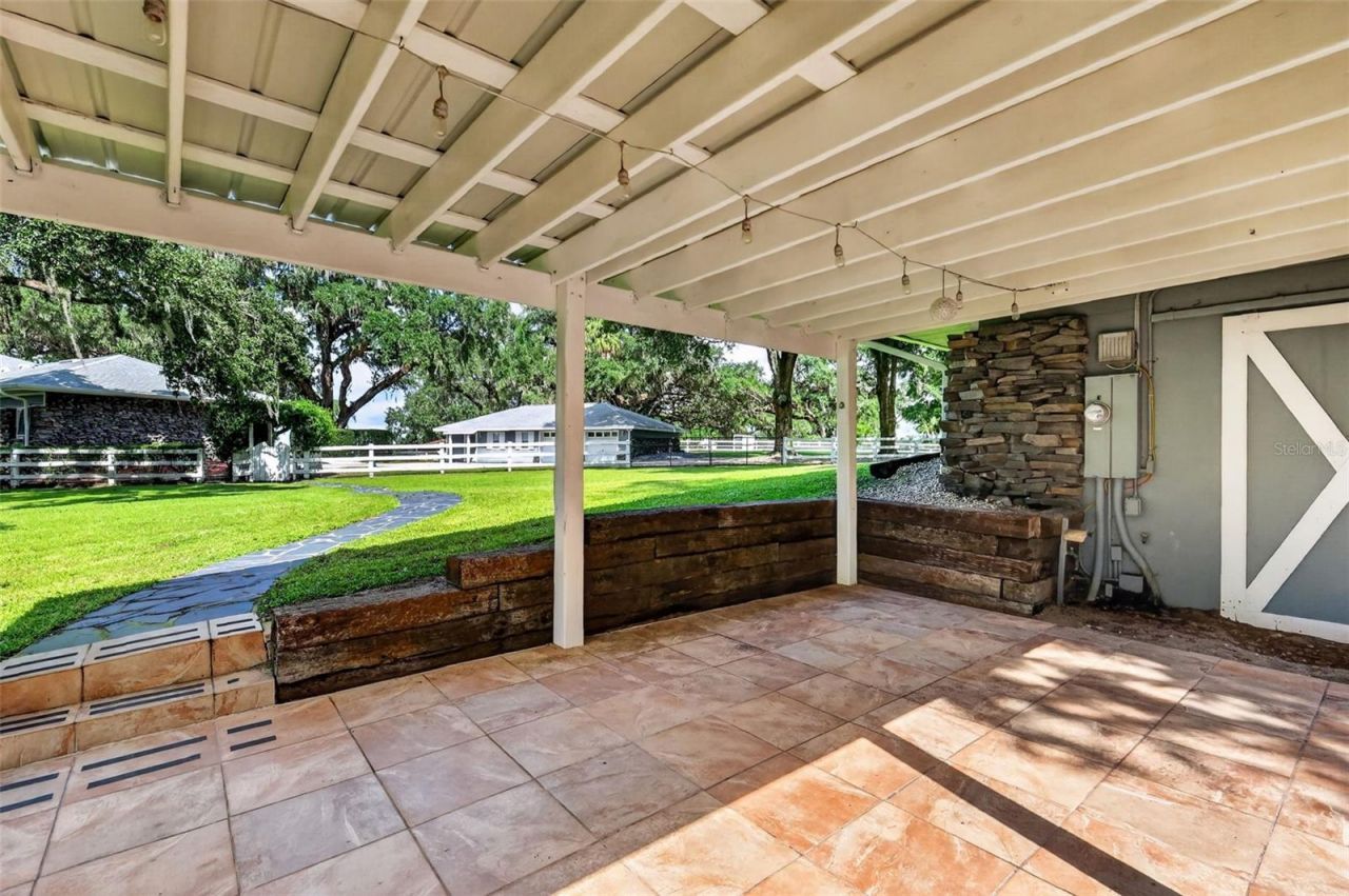 15050 SE 140th Avenue Road, Weirsdale, FL 32195 Photo