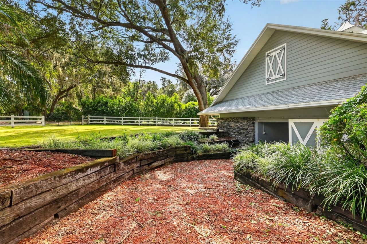 15050 SE 140th Avenue Road, Weirsdale, FL 32195 Photo