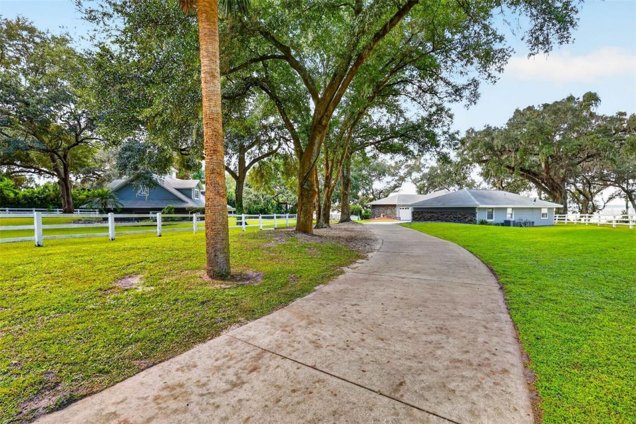 15050 SE 140th Avenue Road, Weirsdale, FL 32195 Photo