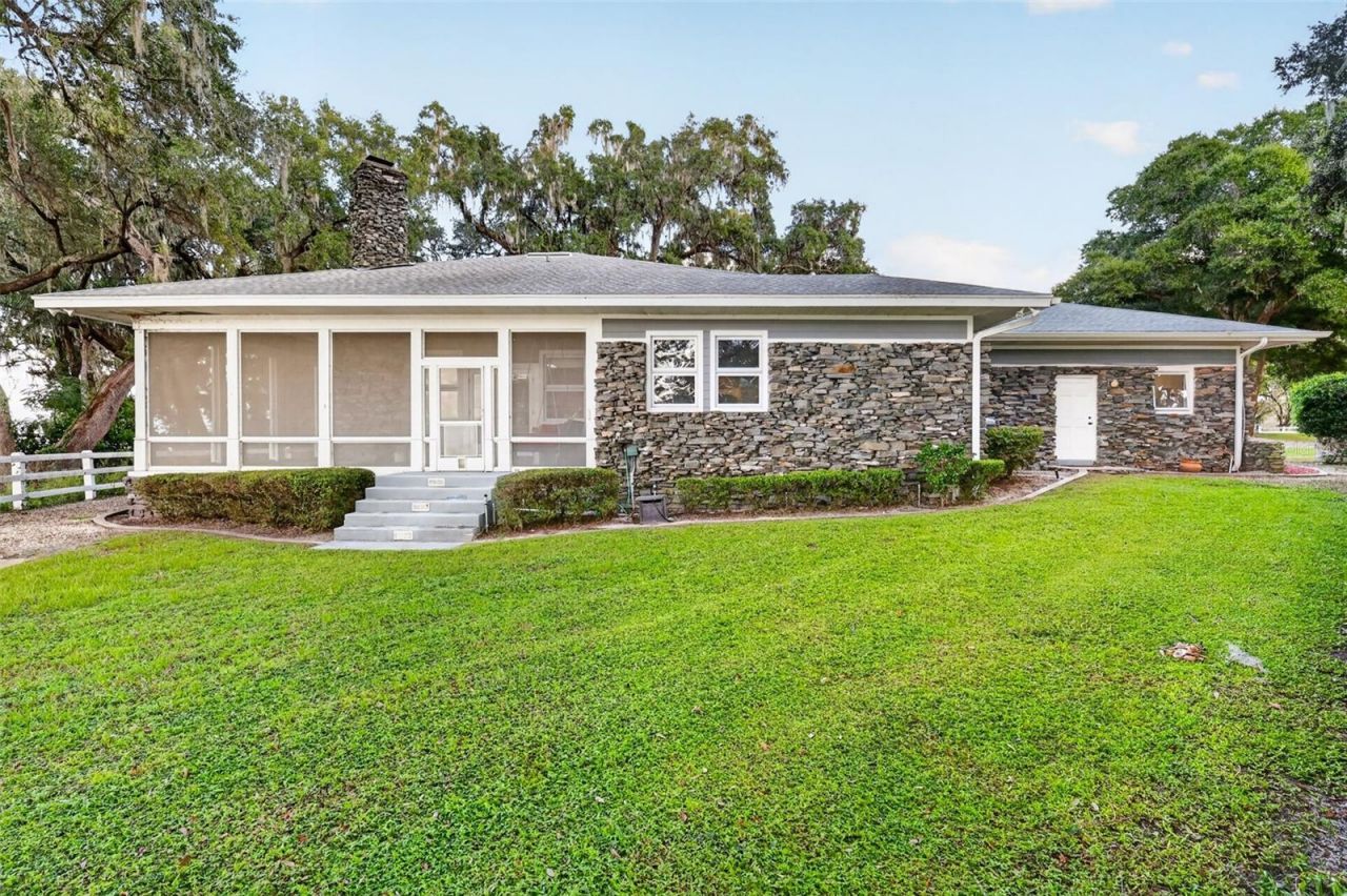 15050 SE 140th Avenue Road, Weirsdale, FL 32195 Photo
