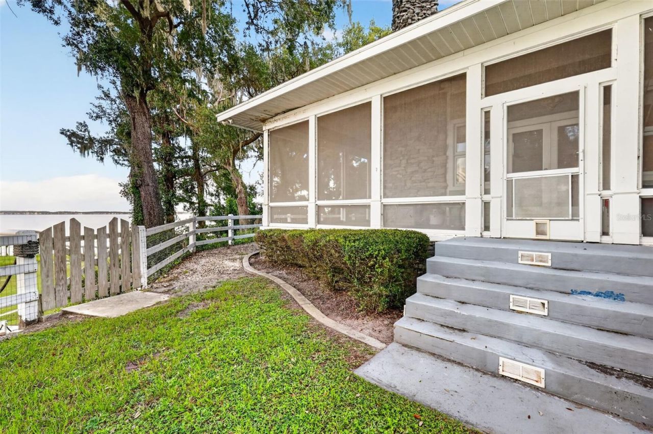 15050 SE 140th Avenue Road, Weirsdale, FL 32195 Photo