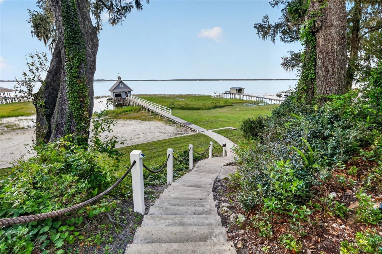 15050 SE 140th Avenue Road, Weirsdale, FL 32195 Photo