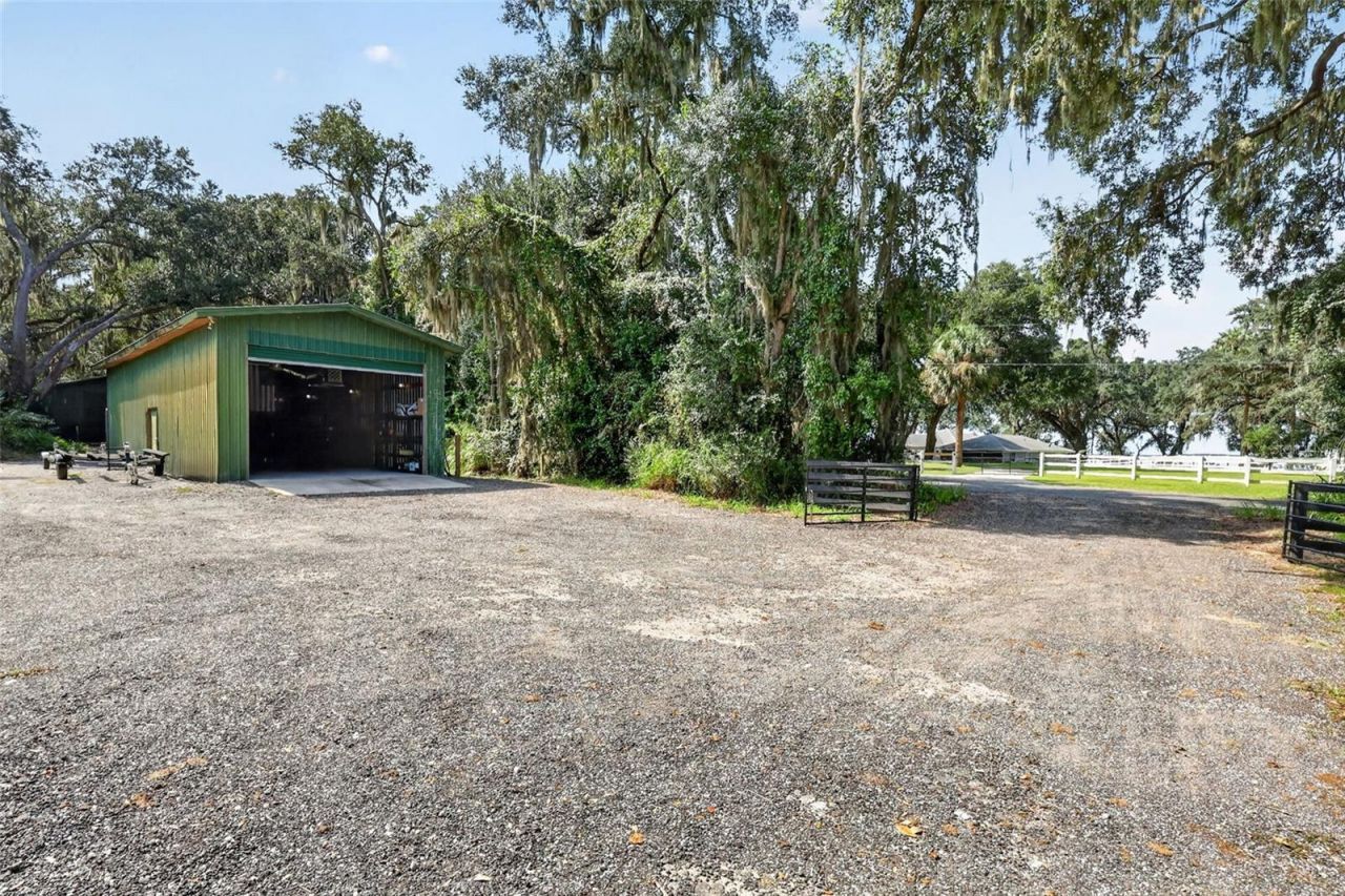 15050 SE 140th Avenue Road, Weirsdale, FL 32195 Photo