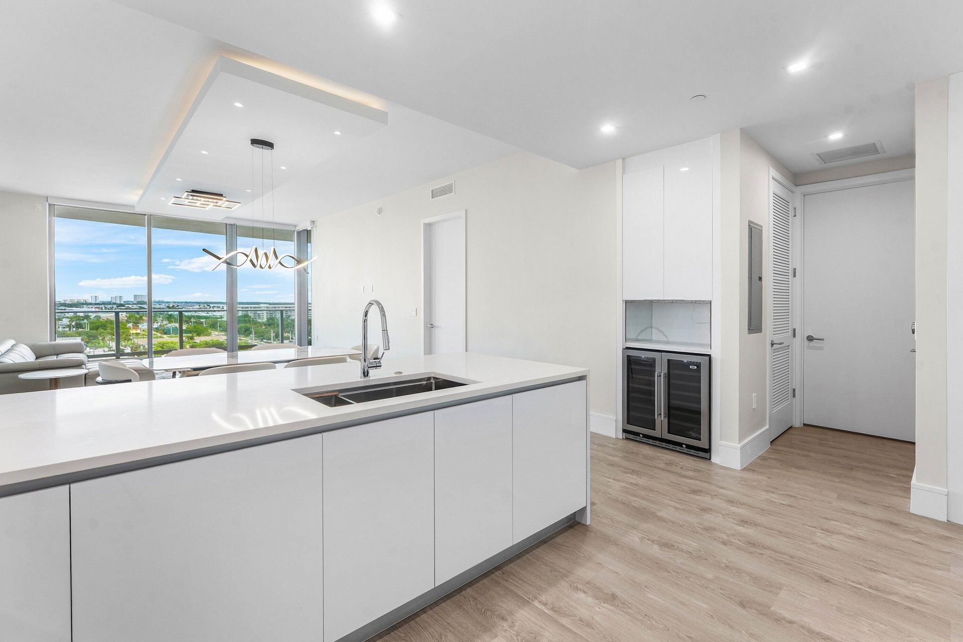 220 Lake Shore Drive, Unit 917, Lake Park, FL 33403 Photo