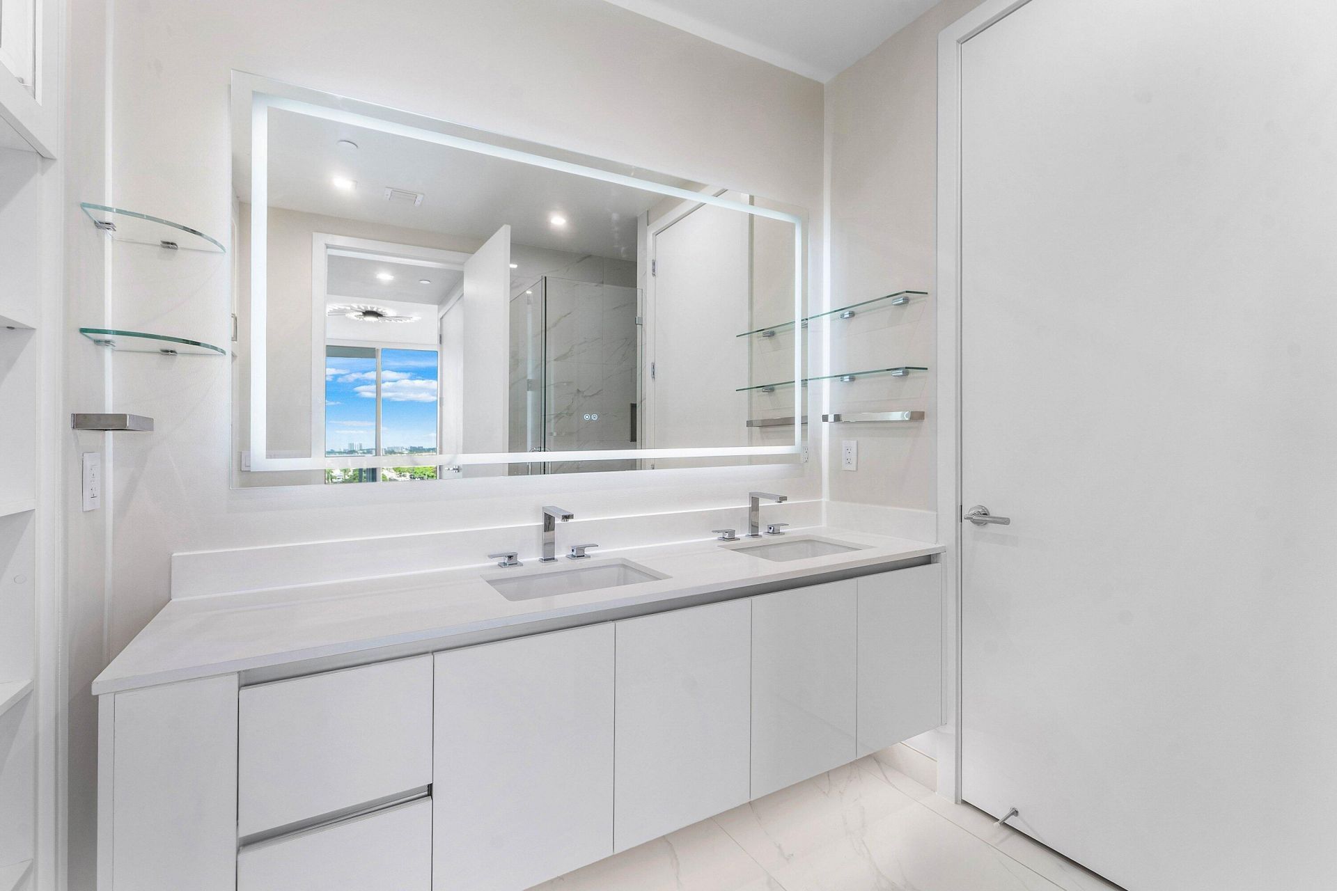 220 Lake Shore Drive, Unit 917, Lake Park, FL 33403 Photo