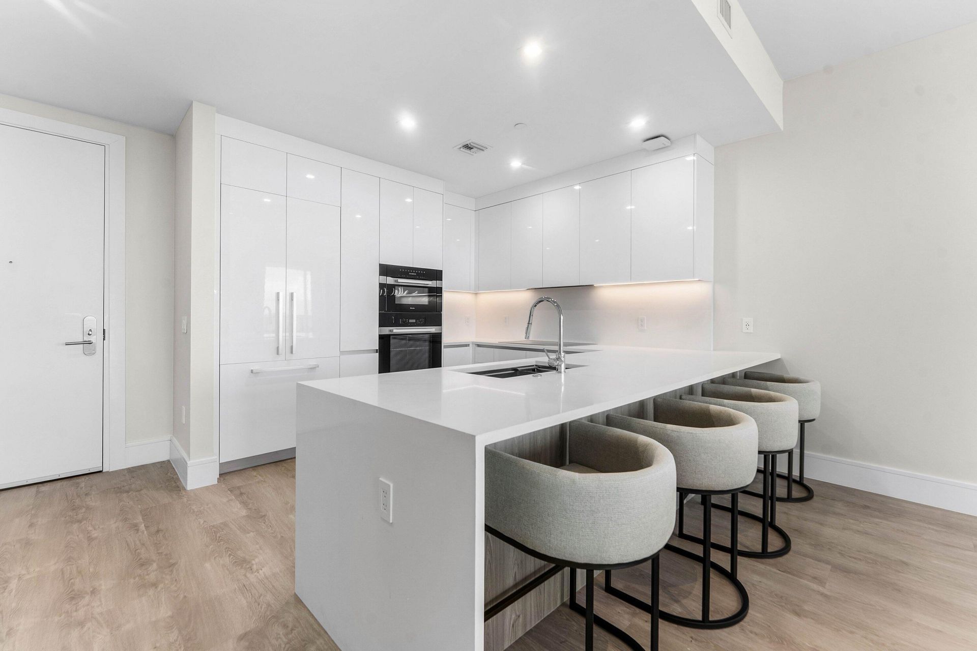 220 Lake Shore Drive, Unit 917, Lake Park, FL 33403 Photo