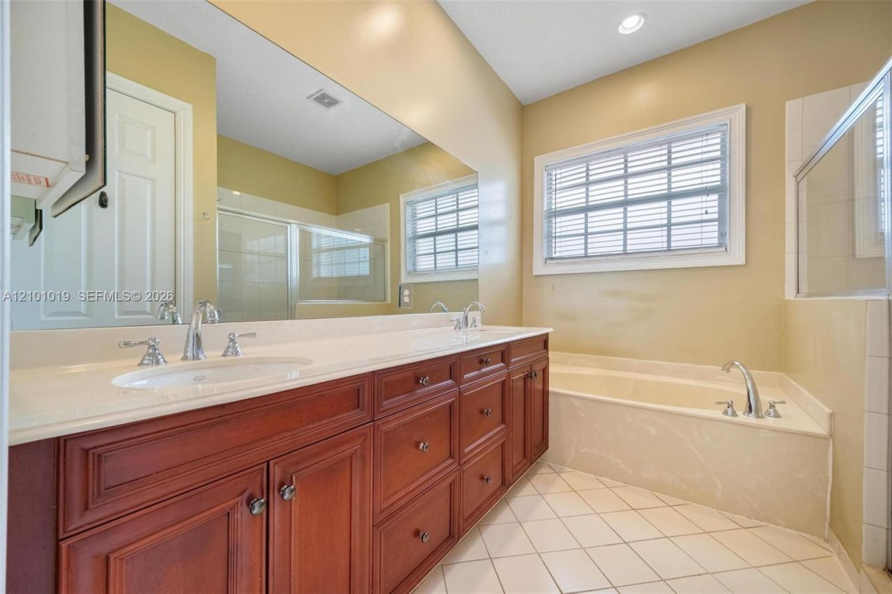 4685 Lakeside Ter , Davie, FL 33314 Photo