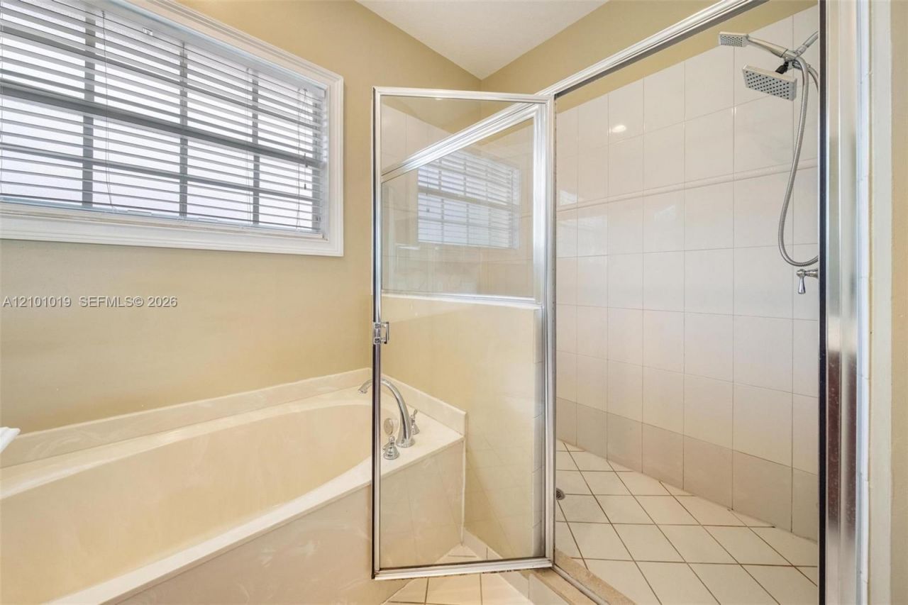 4685 Lakeside Ter , Davie, FL 33314 Photo