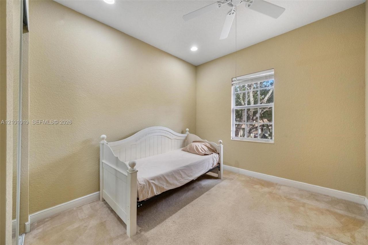 4685 Lakeside Ter , Davie, FL 33314 Photo