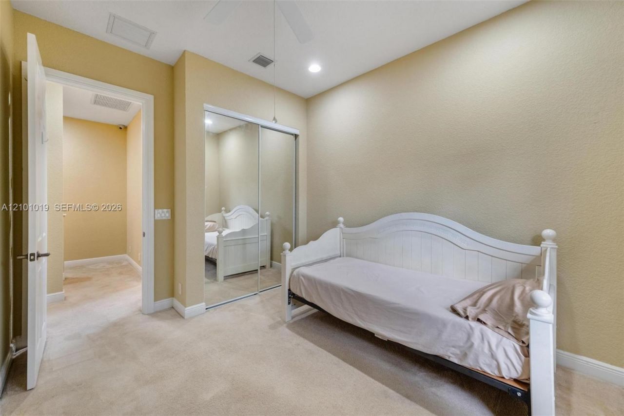 4685 Lakeside Ter , Davie, FL 33314 Photo