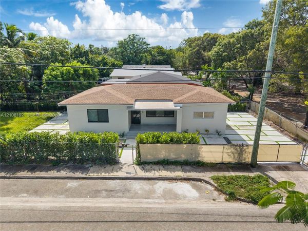 424 NW 53rd St , Miami, FL 33127