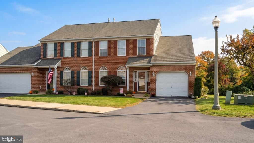 10 FALLOWFIELD CIRCLE , READING, PA 19607