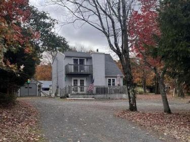 497 CEDAR DRIVE , LONG POND, PA 18334