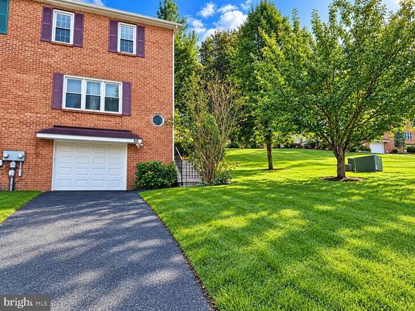 68 HIGHLANDS BOULEVARD , EASTON, PA 18042