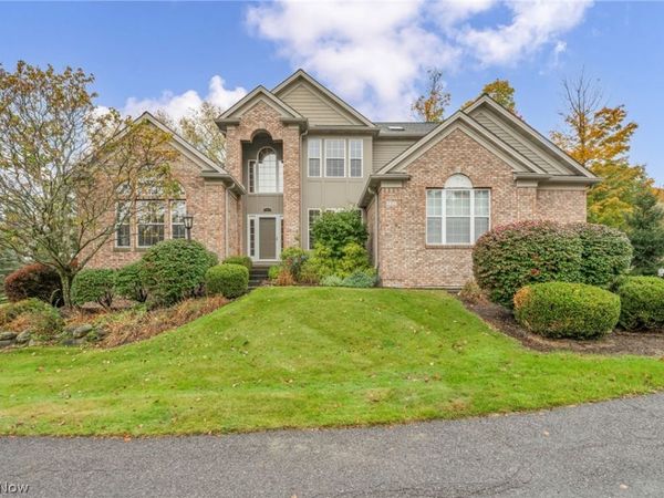 532 Covington Lane , Chagrin Falls, OH 44023