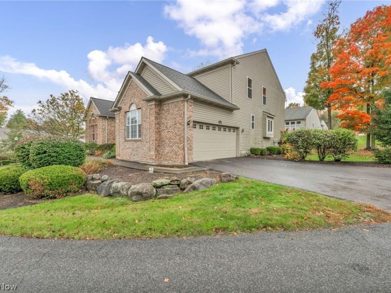 532 Covington Lane, Chagrin Falls, OH 44023 Photo 2