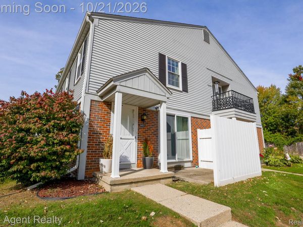 24451 Meadowbridge Drive, Clinton Township, Mi 48035
