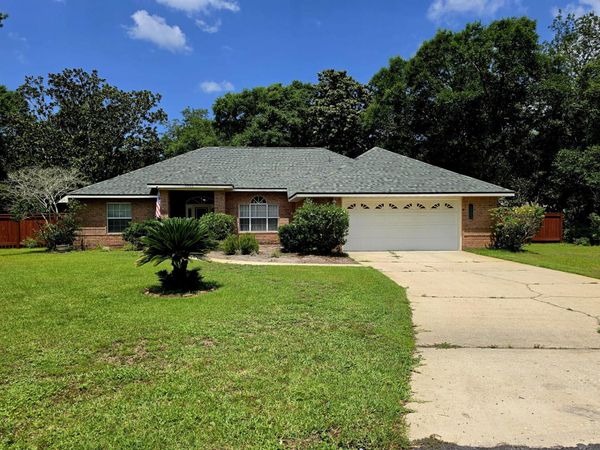 6900 Calle De Caballero, Navarre, FL 32566