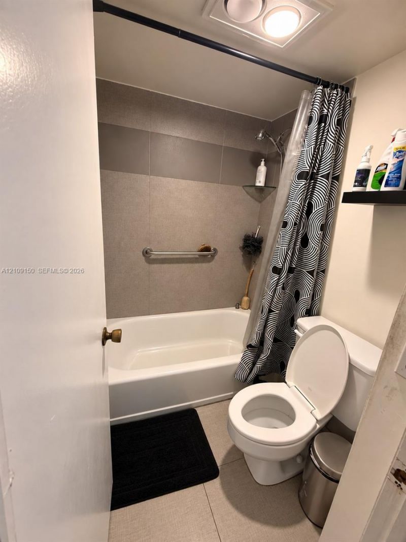 3285 Foxcroft Rd , Unit E206, Miramar, FL 33025 Photo