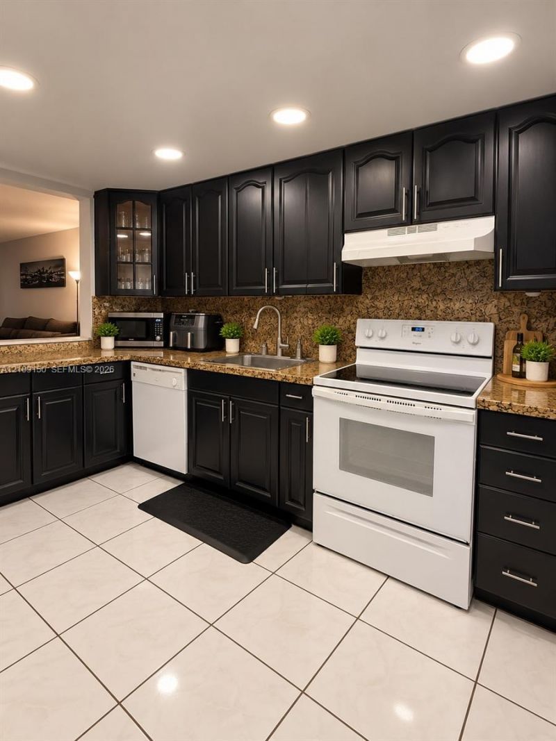 3285 Foxcroft Rd , Unit E206, Miramar, FL 33025 Photo
