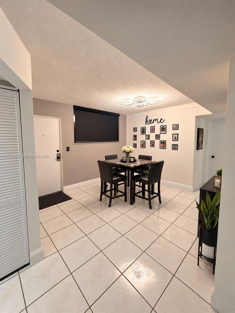 3285 Foxcroft Rd , Unit E206, Miramar, FL 33025 Photo
