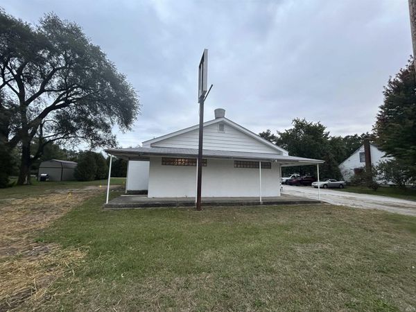 402 N US 421, San Pierre, IN 46374