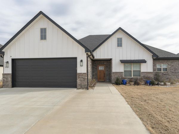 115 Corniche Lane, Maumelle, AR 72113