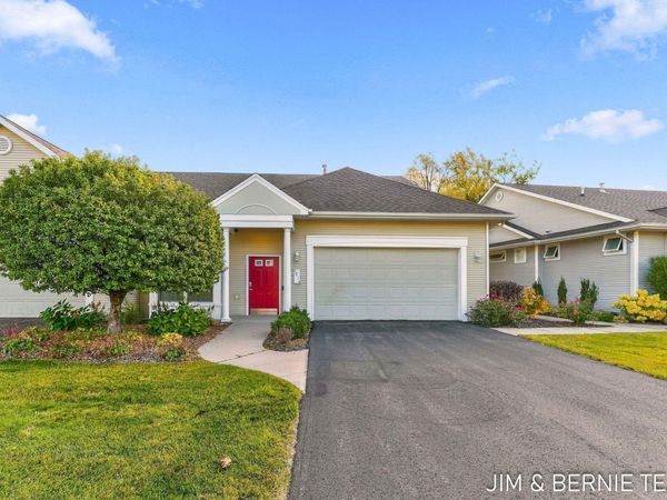 1074 Barrington NW, Unit 84, Grand Rapids, MI 49534