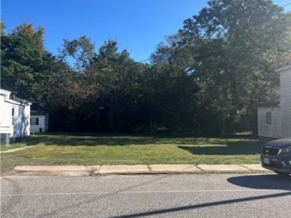 325 N Crater Road, Petersburg, VA 23803
