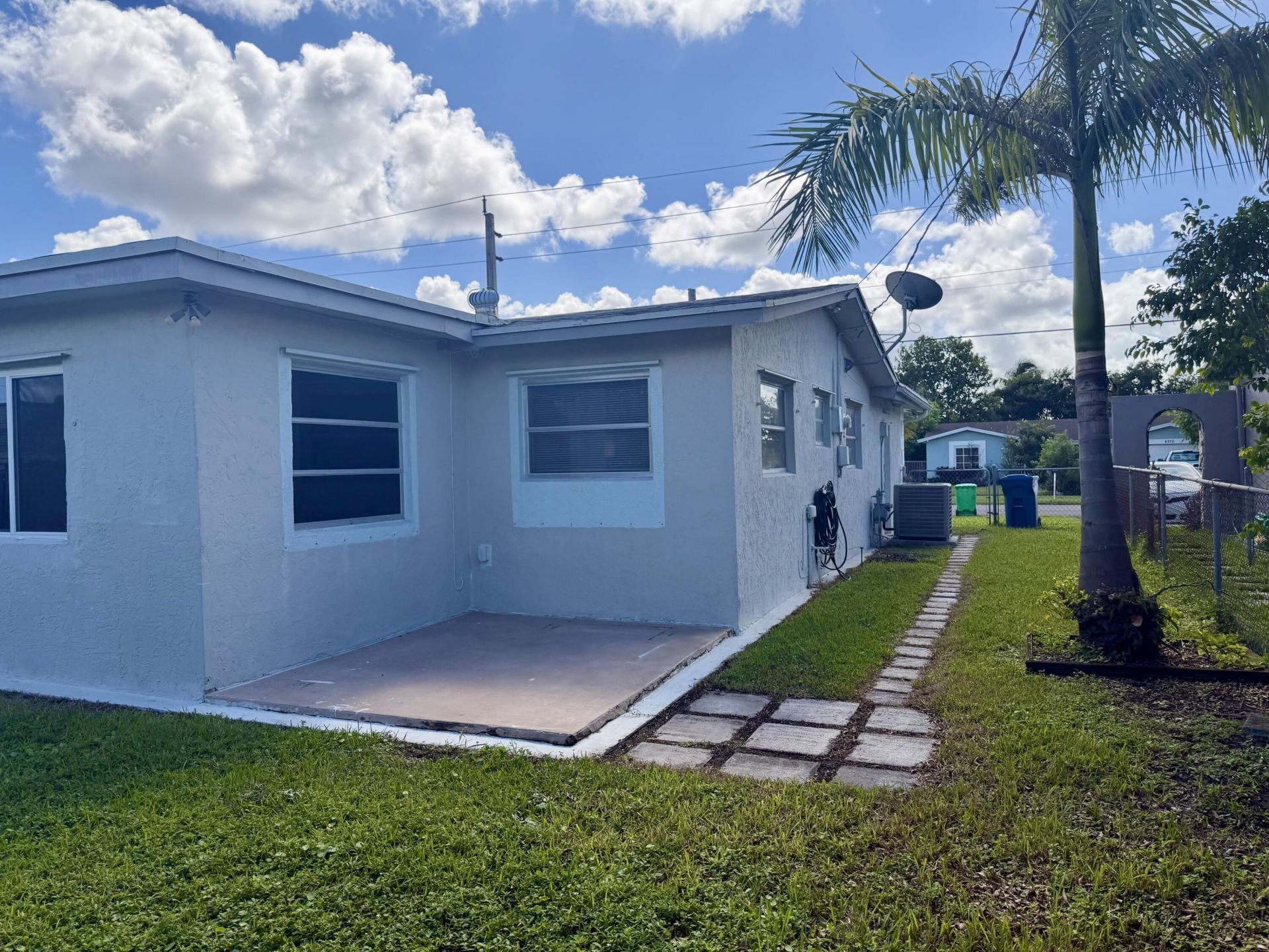 8361 NW 27th Place, Sunrise, FL 33322 Photo