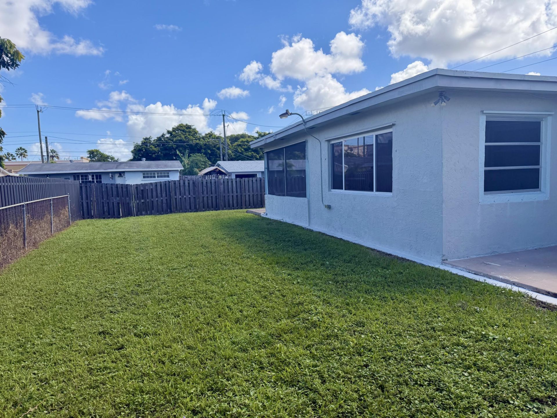 8361 NW 27th Place, Sunrise, FL 33322 Photo