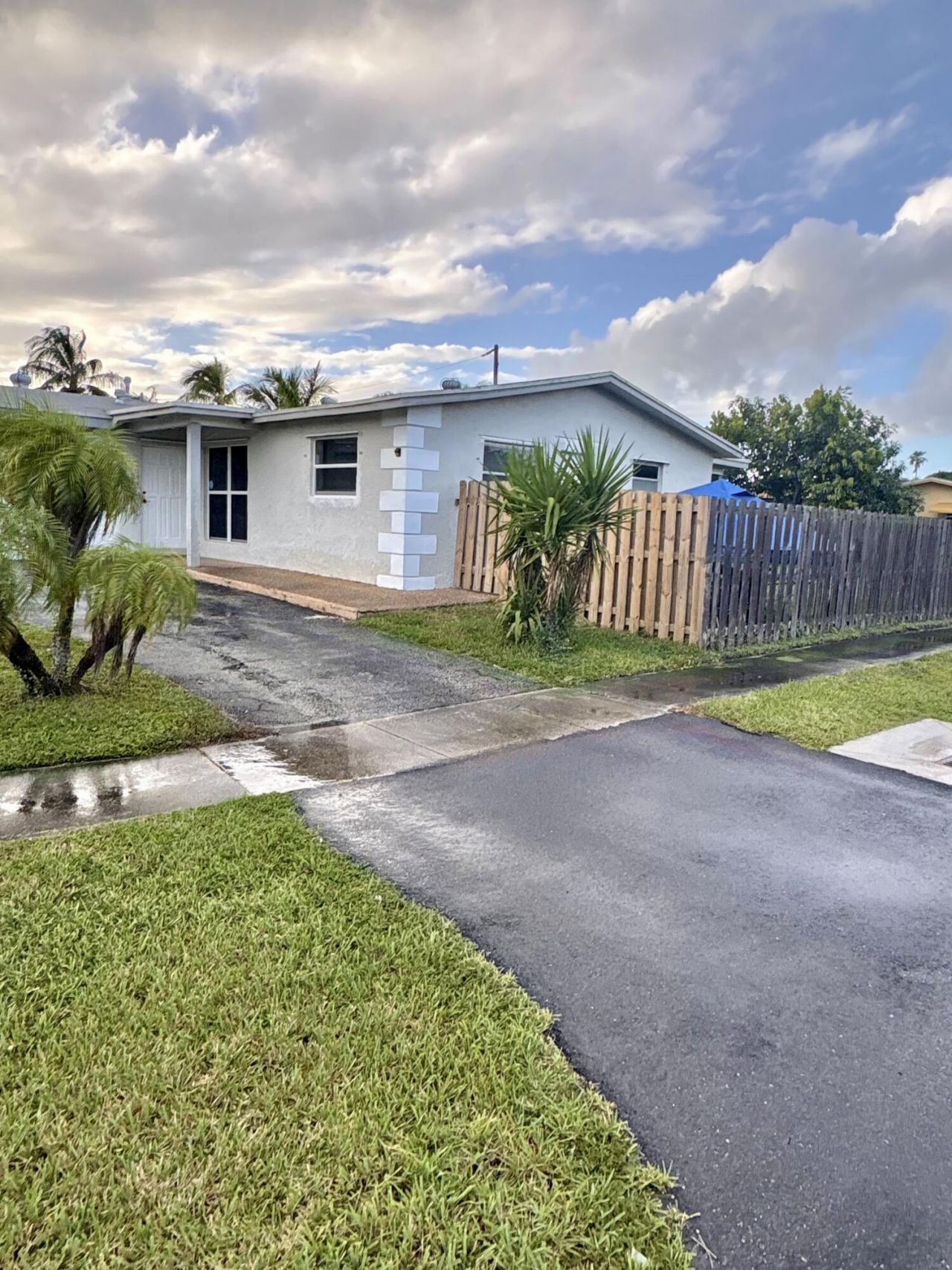 8361 NW 27th Place, Sunrise, FL 33322 Photo