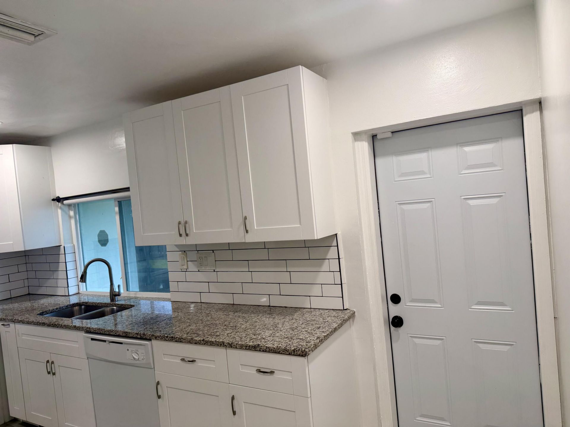 8361 NW 27th Place, Sunrise, FL 33322 Photo
