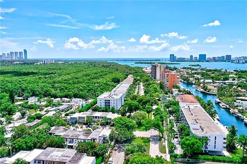2350 NE 135th Street, Unit 1212, North Miami, FL 33181 Photo
