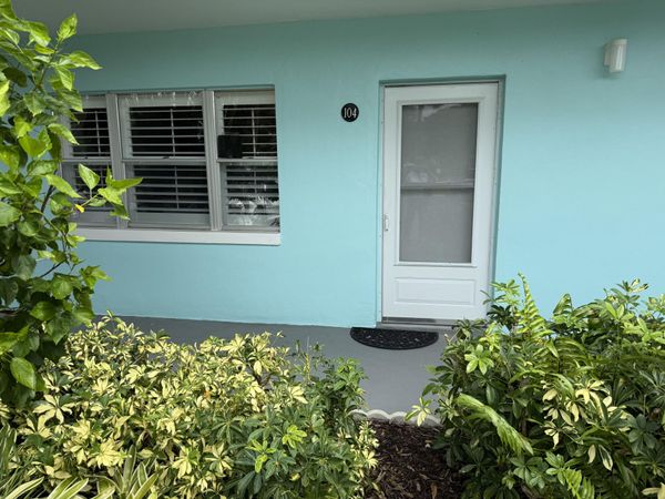 1200 Colonnades Drive, Unit 104, Fort Pierce, FL 34949