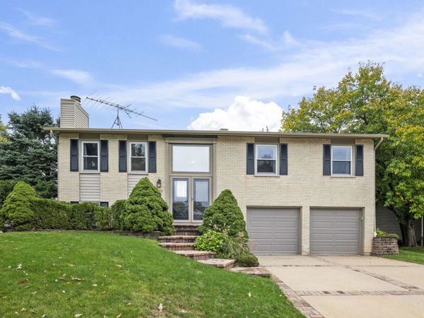 4175 Crimson Drive , Hoffman Estates, IL 60192