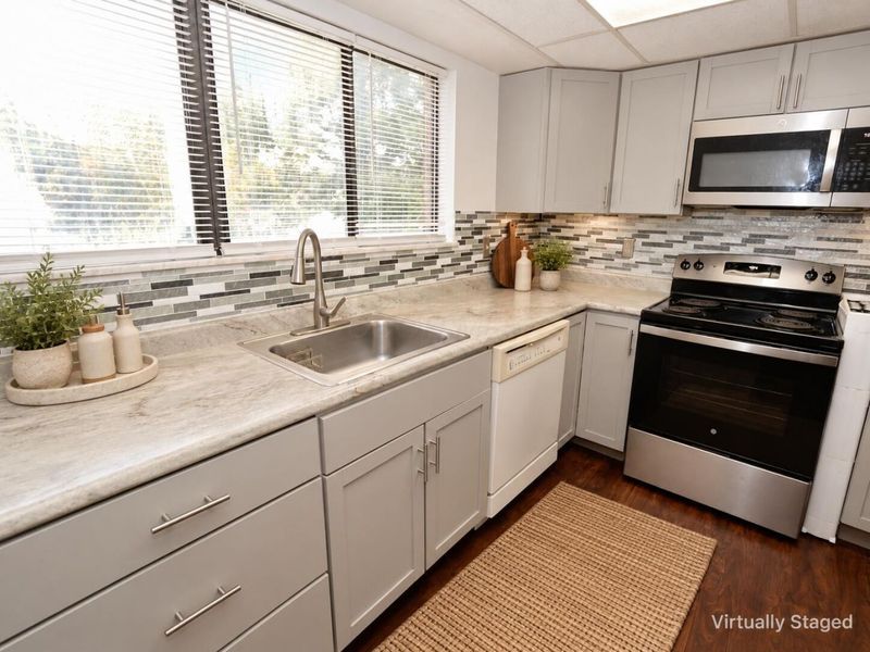 1373 S Waggoner Road, Unit 6-6, Reynoldsburg, OH 43068 Photo 4