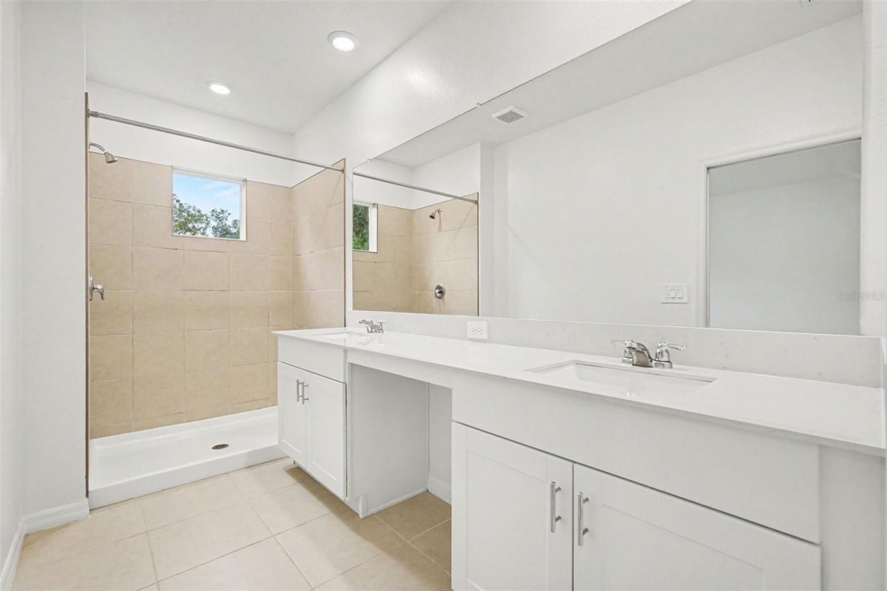 3332 Lapis Lake Drive, Zephyrhills, FL 33541 Photo