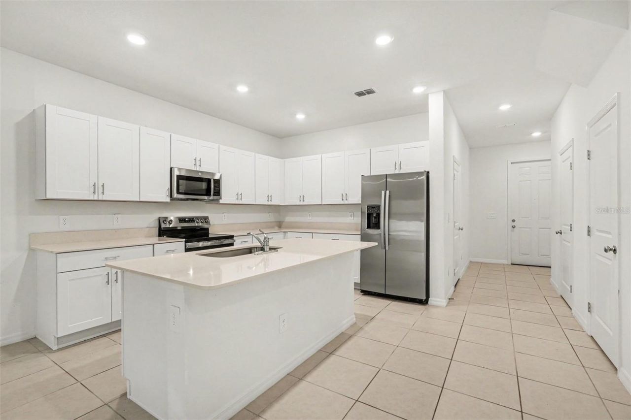 3332 Lapis Lake Drive, Zephyrhills, FL 33541 Photo