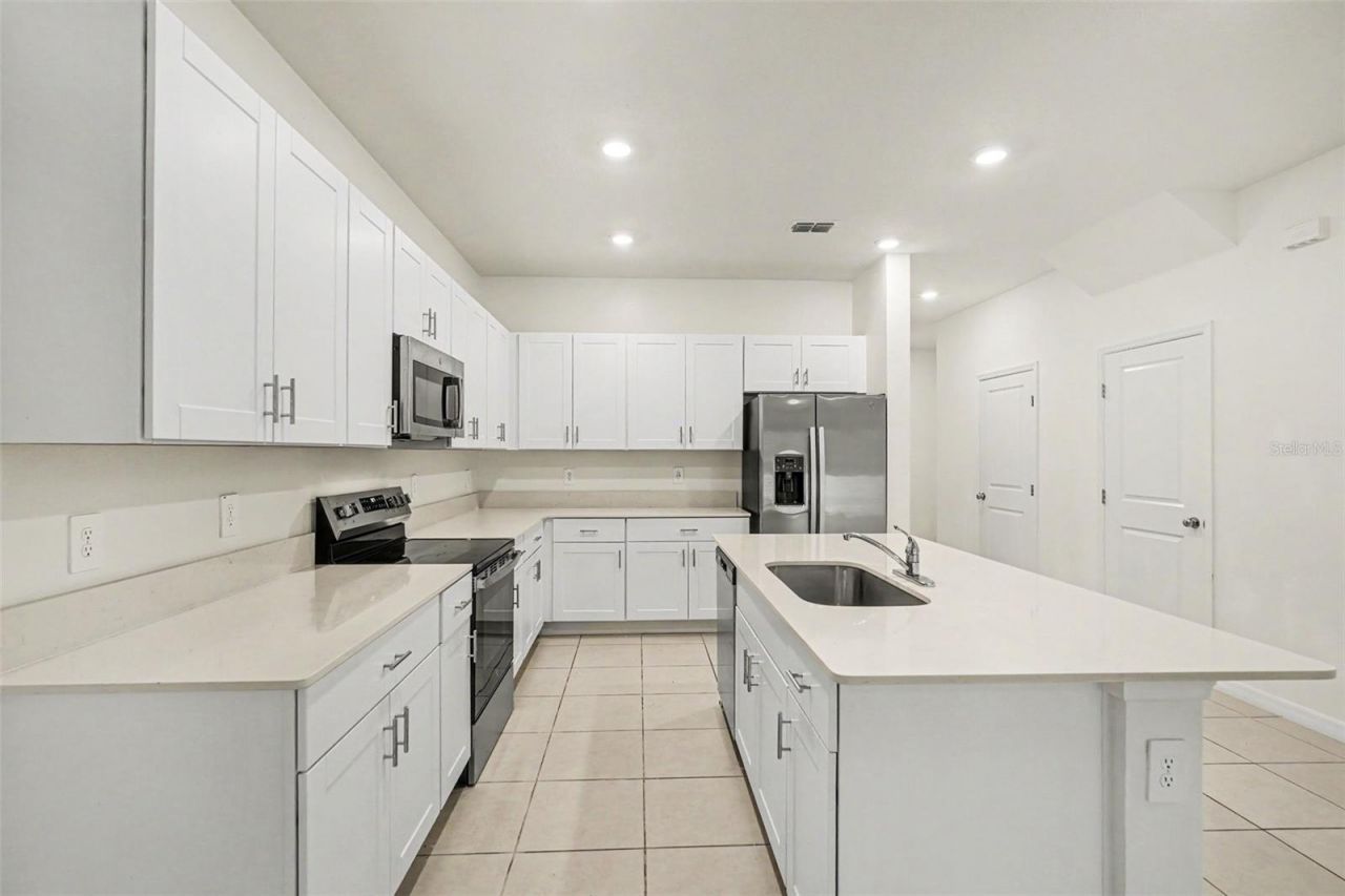 3332 Lapis Lake Drive, Zephyrhills, FL 33541 Photo