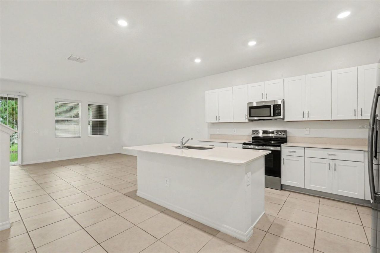 3332 Lapis Lake Drive, Zephyrhills, FL 33541 Photo