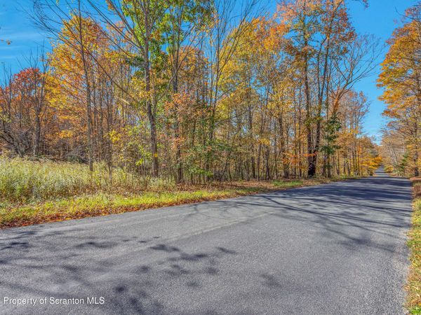 Stanet Road , Moscow, PA 18444