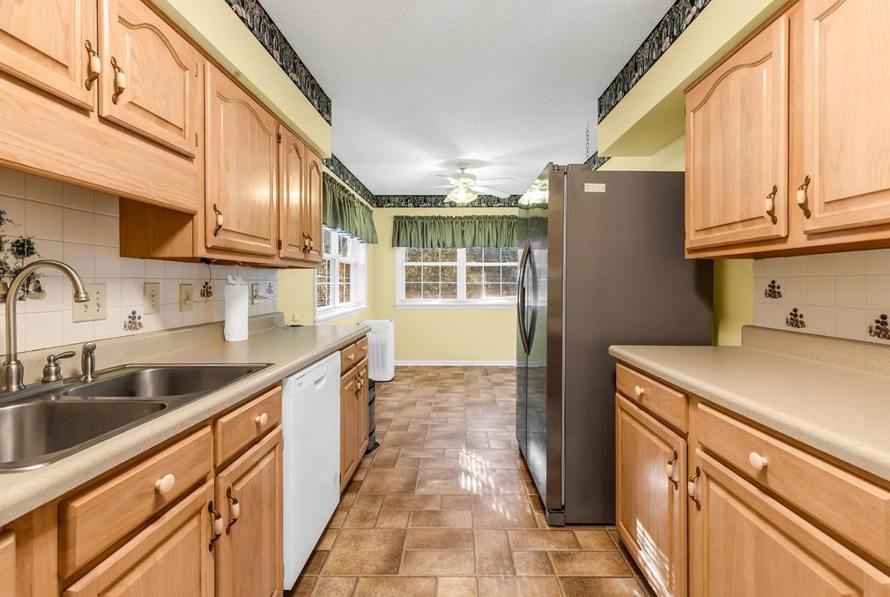 1558 Platt Dr. Photo 14