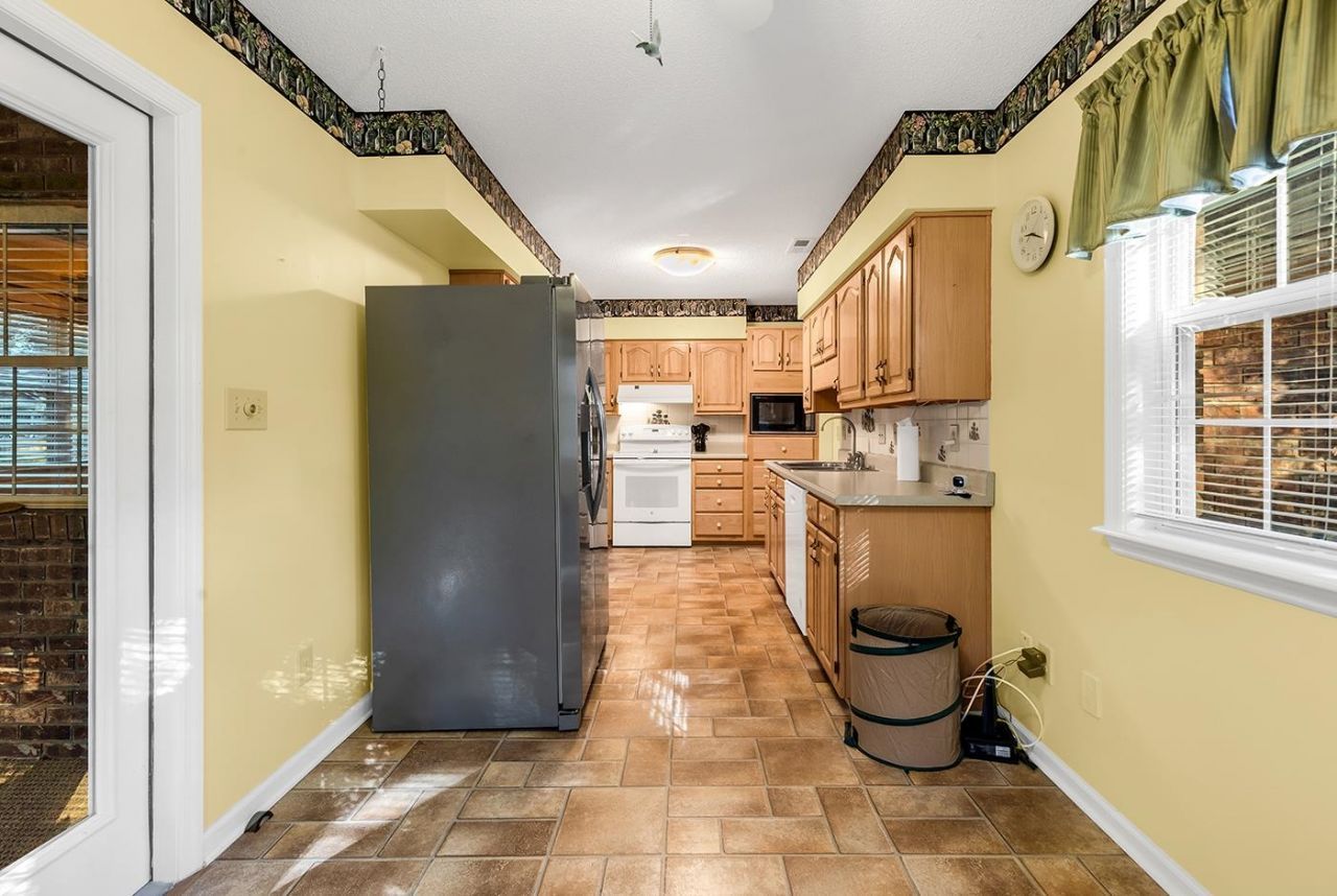 1558 Platt Dr. Photo 16