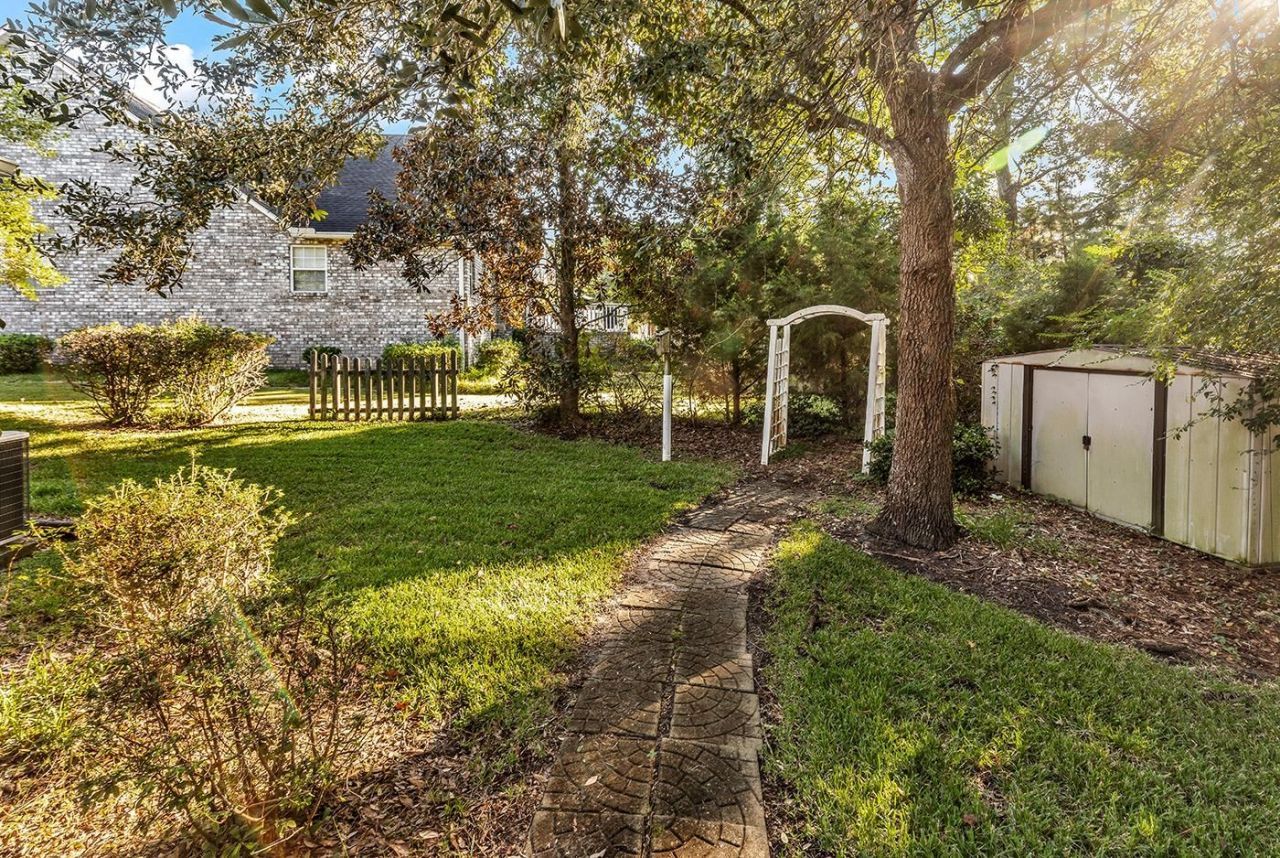 1558 Platt Dr. Photo 33