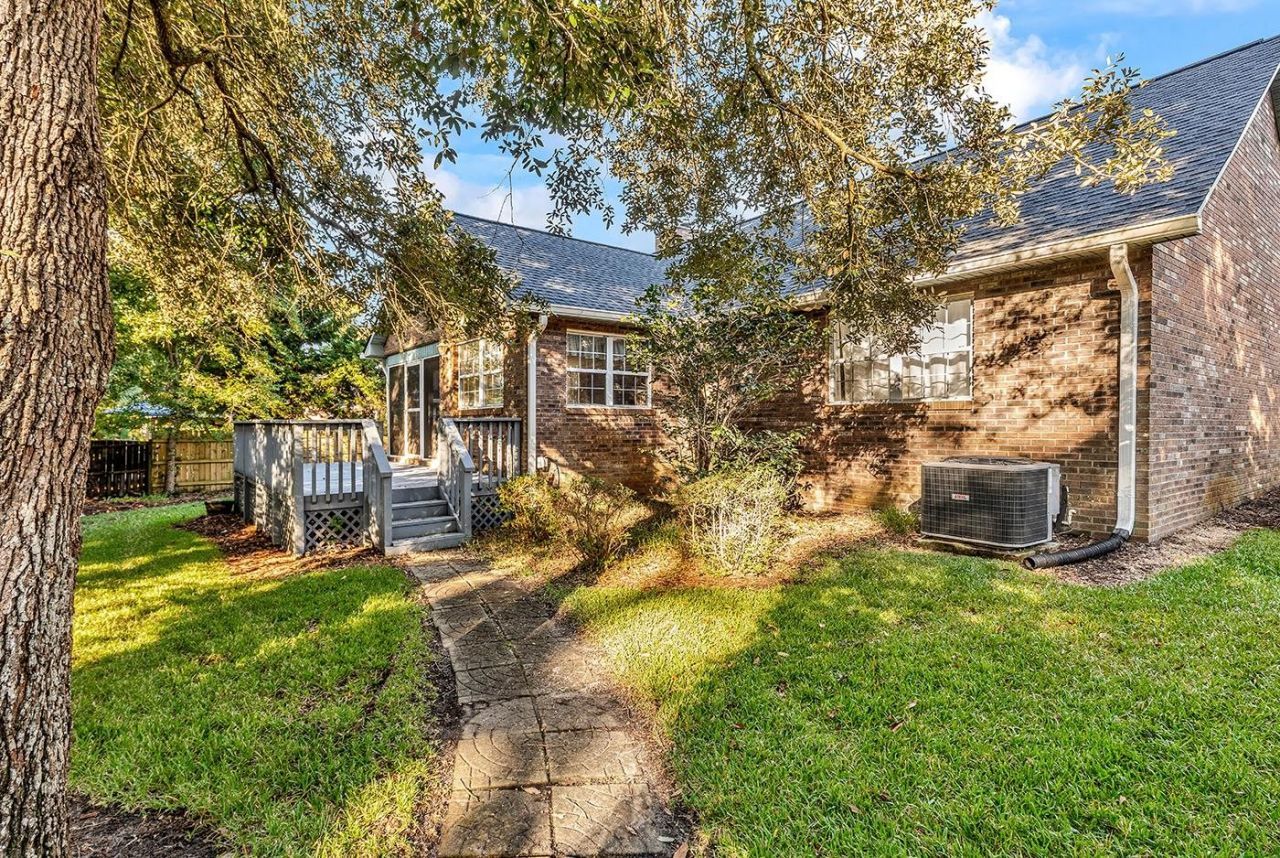 1558 Platt Dr. Photo 34