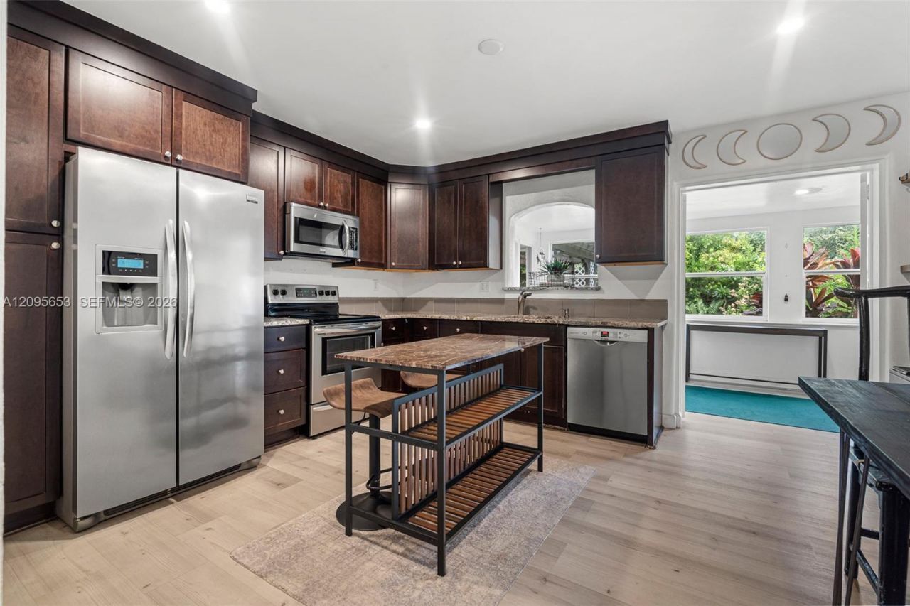 322 Princeton Dr , Lake Worth, FL 33460 Photo
