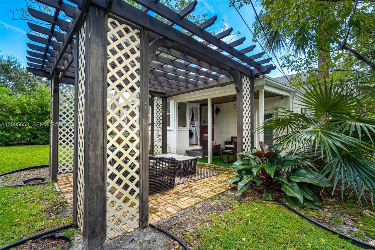 322 Princeton Dr , Lake Worth, FL 33460 Photo