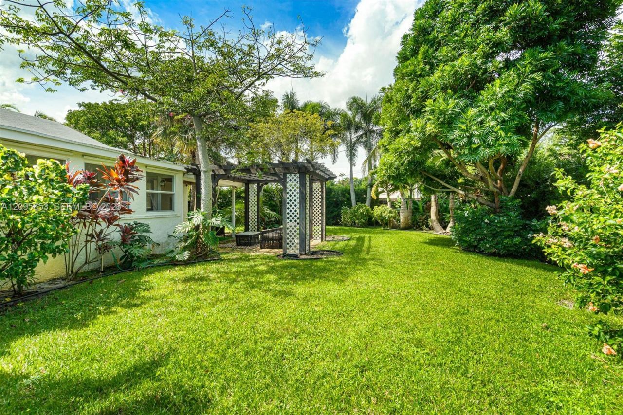 322 Princeton Dr , Lake Worth, FL 33460 Photo