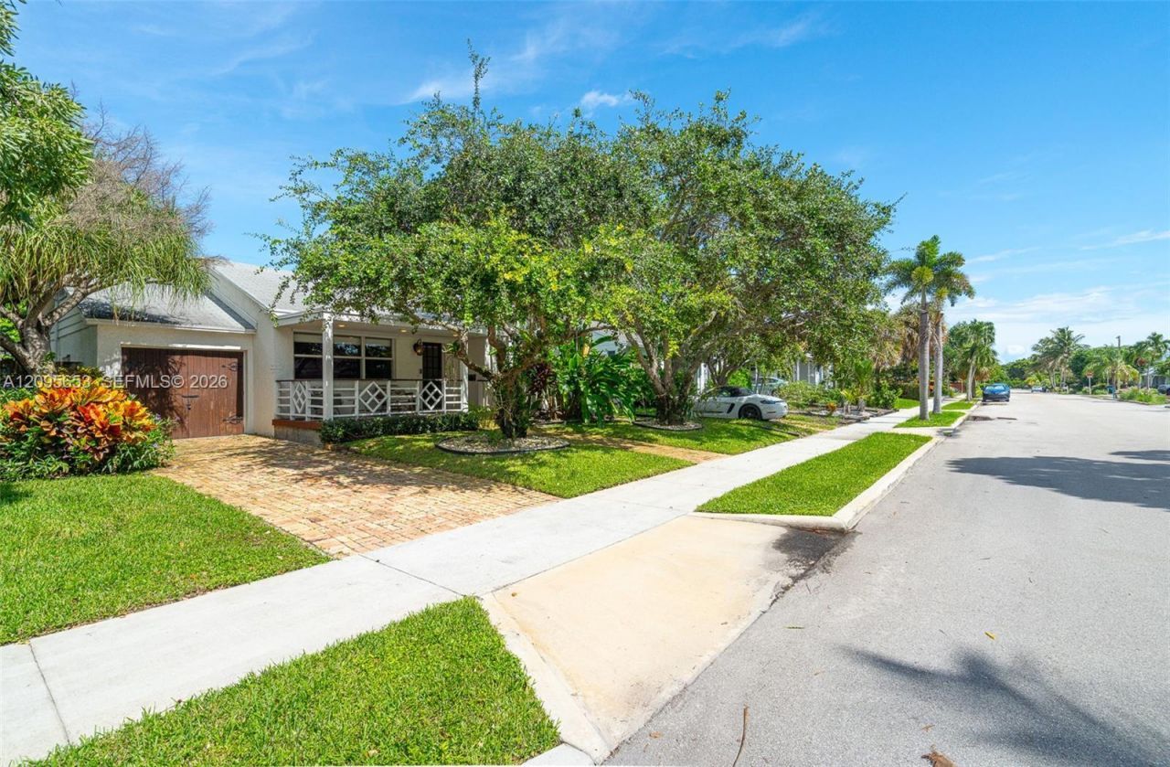 322 Princeton Dr , Lake Worth, FL 33460 Photo